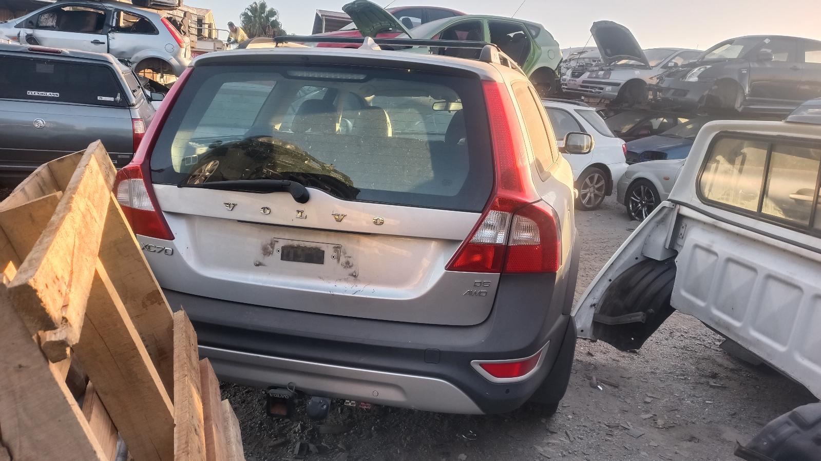 View Auto part Alternator Volvo Xc70 2008