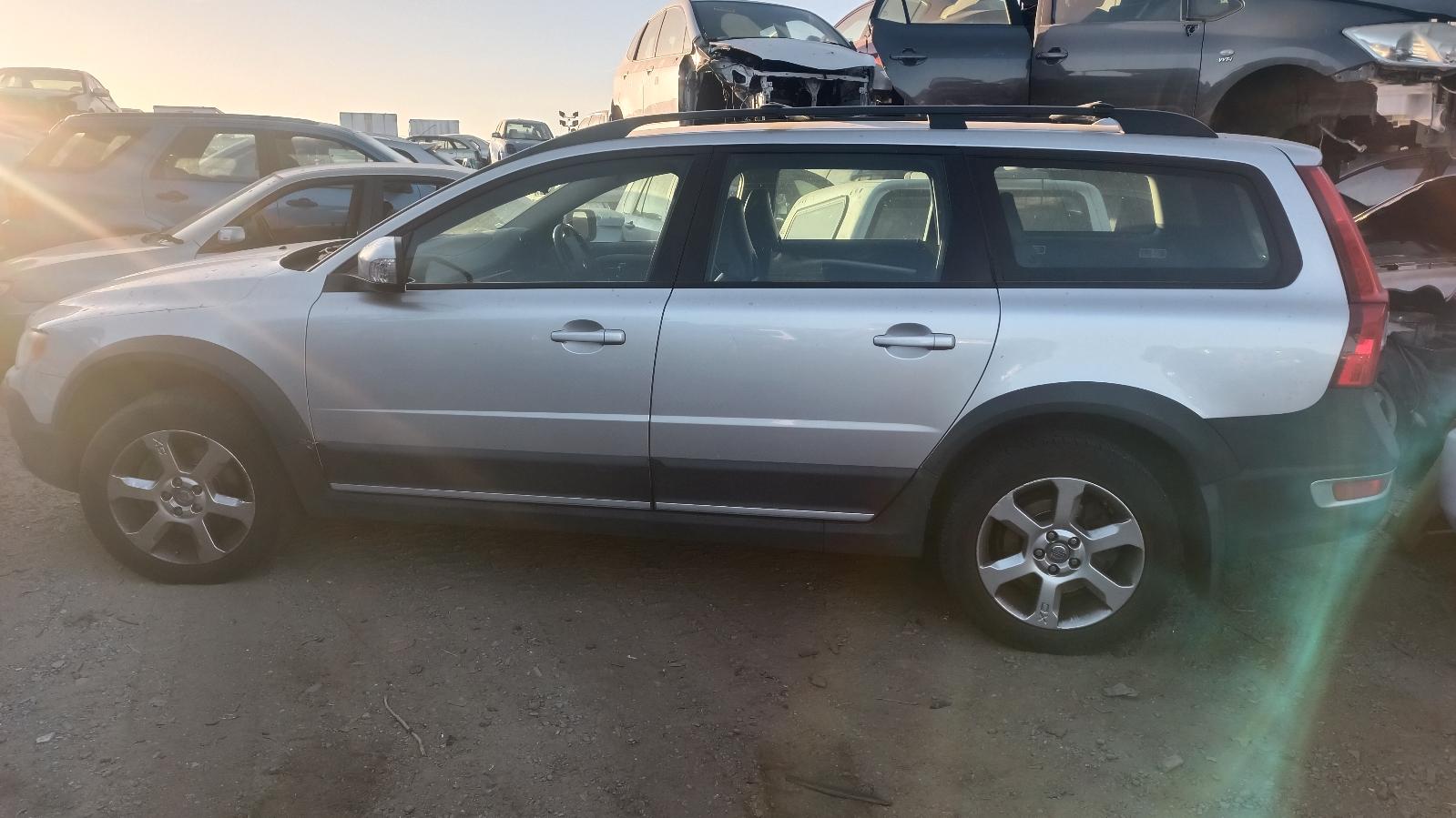 View Auto part Alternator Volvo Xc70 2008