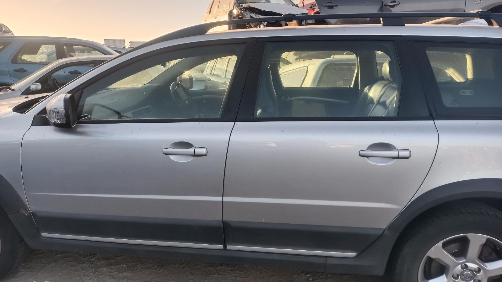 View Auto part Alternator Volvo Xc70 2008