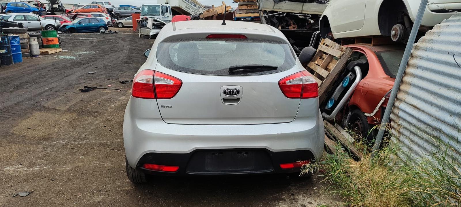 View Auto part Front Seat Kia Rio 2012
