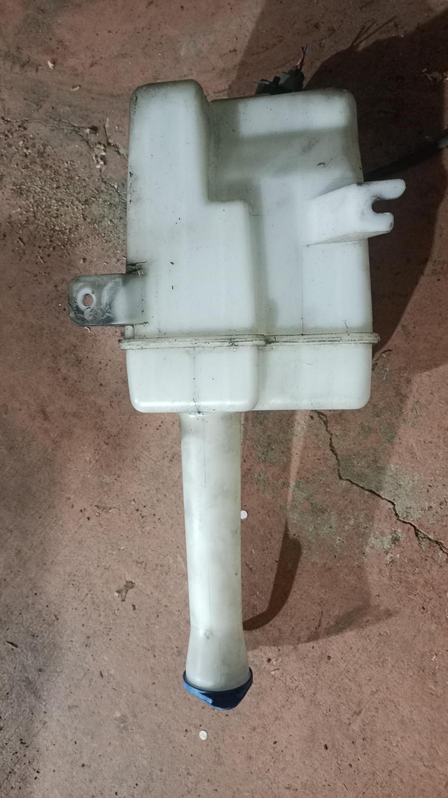View Auto part Washer Bottle Hyundai Accent 2005
