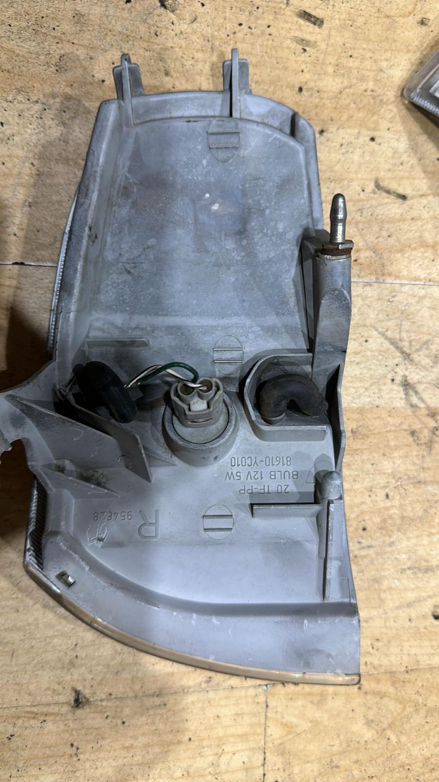 1995 Toyota Camry Right Indicator/Fog/Side View Auto part Right Indicator/Fog/Side Toyota Camry 1995