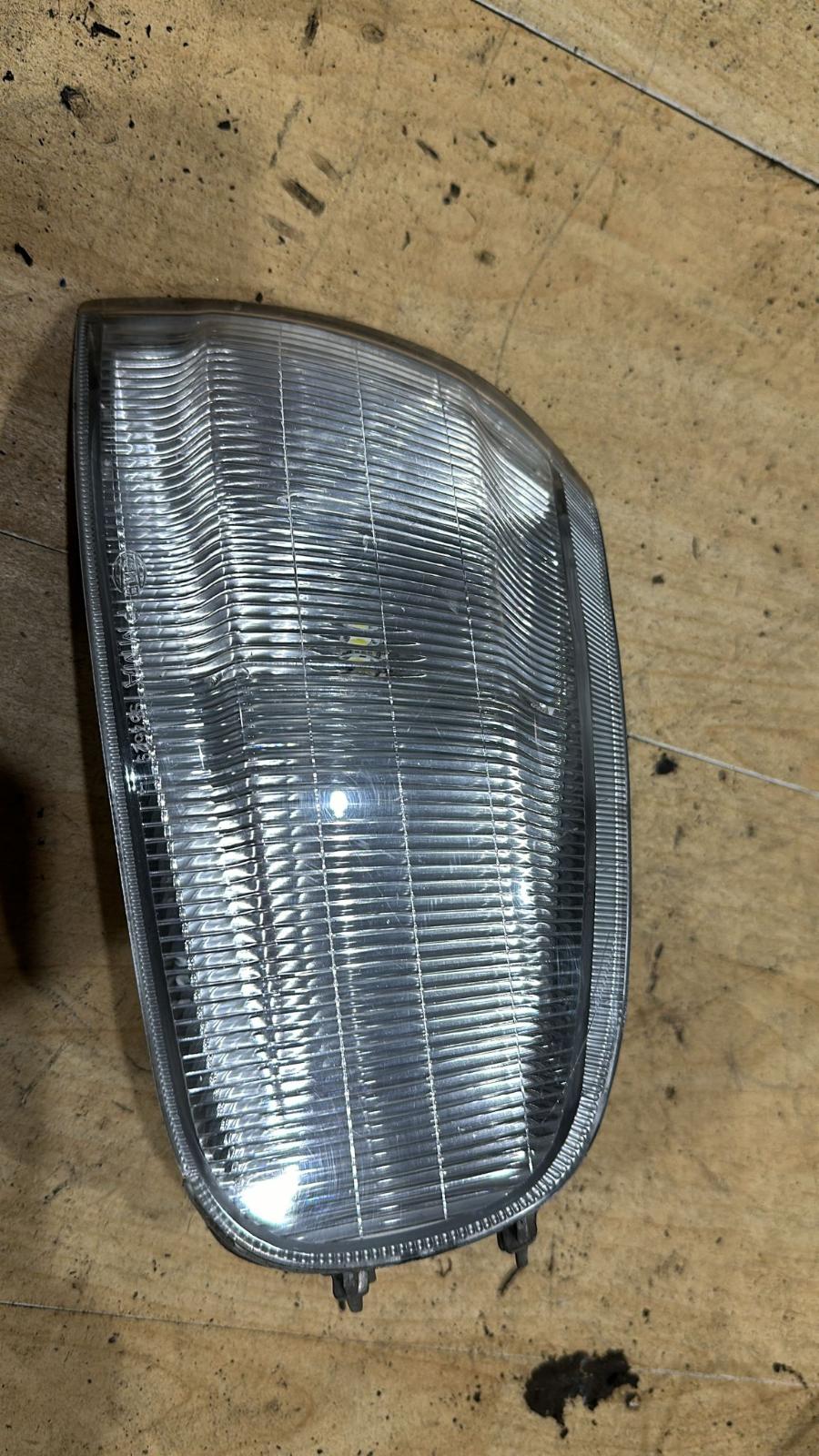 View Auto part Left Indicator/Fog/Side Toyota Camry 1995
