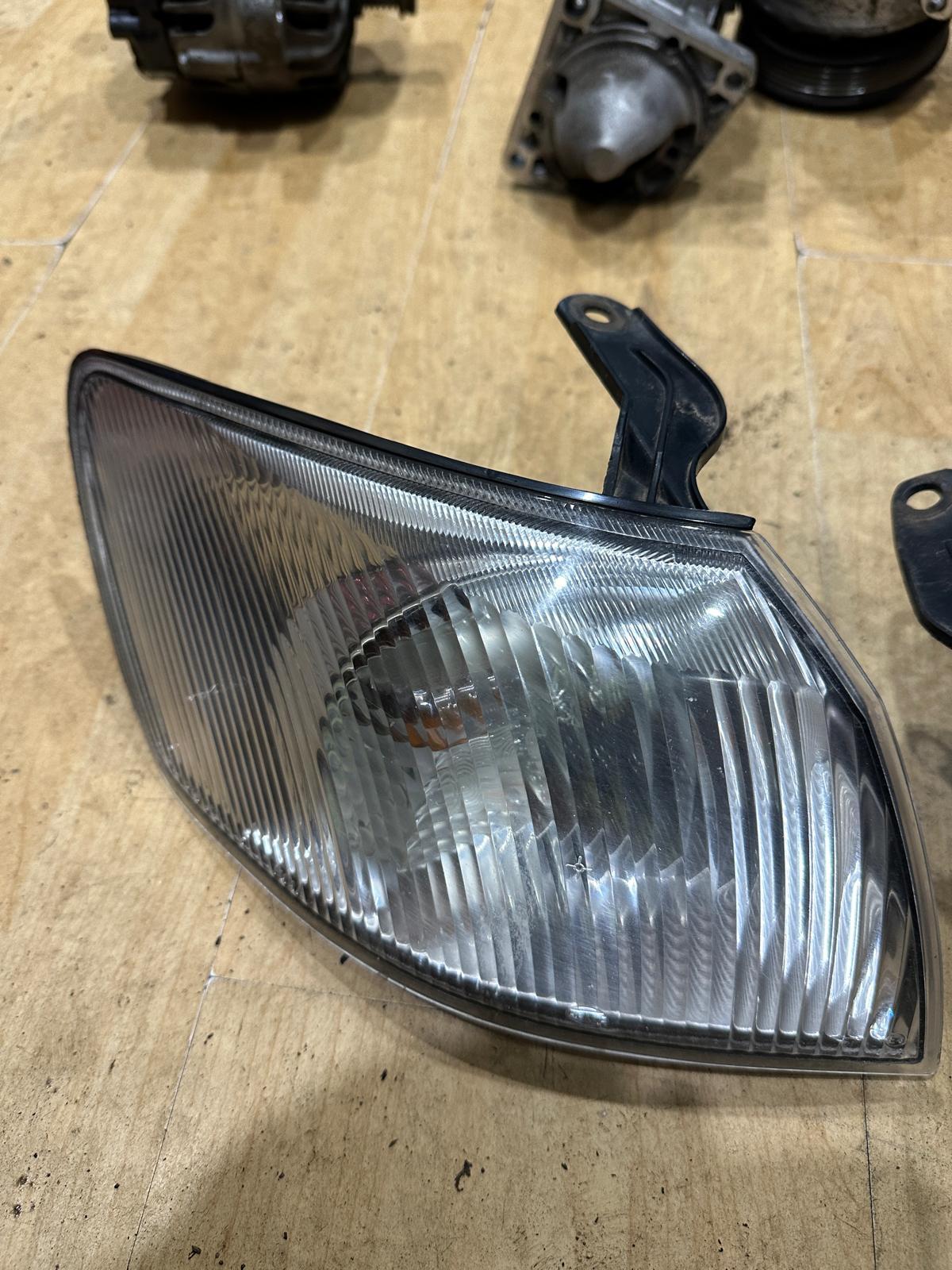 2000 Toyota Camry Right Indicator/Fog/Side View Auto part Right Indicator/Fog/Side Toyota Camry 2000
