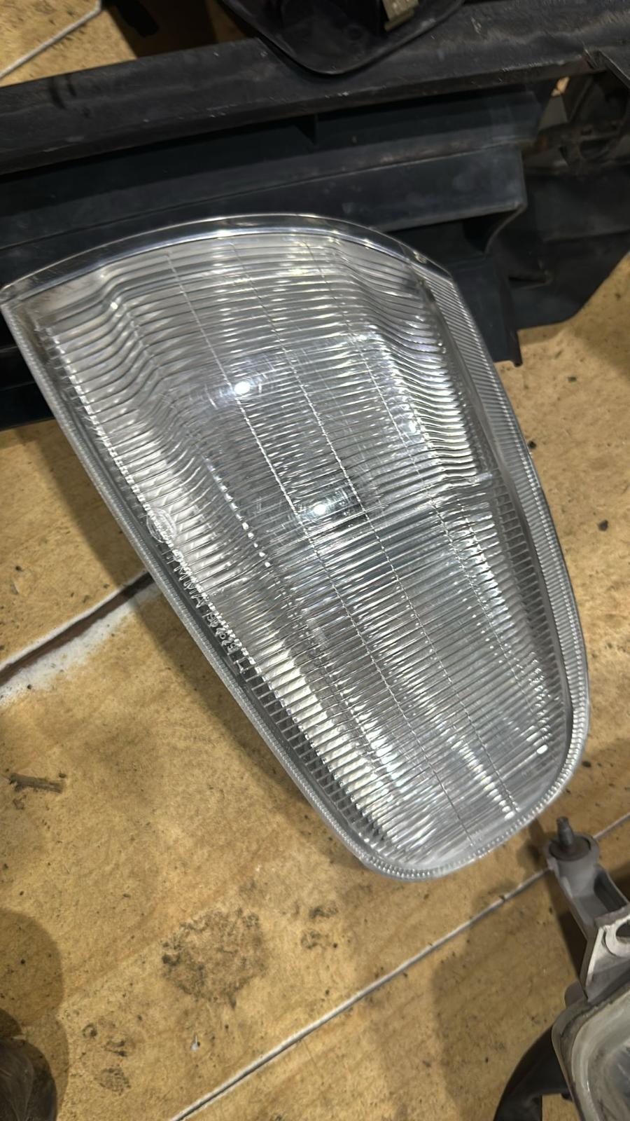 View Auto part Left Headlamp Toyota Camry 1996
