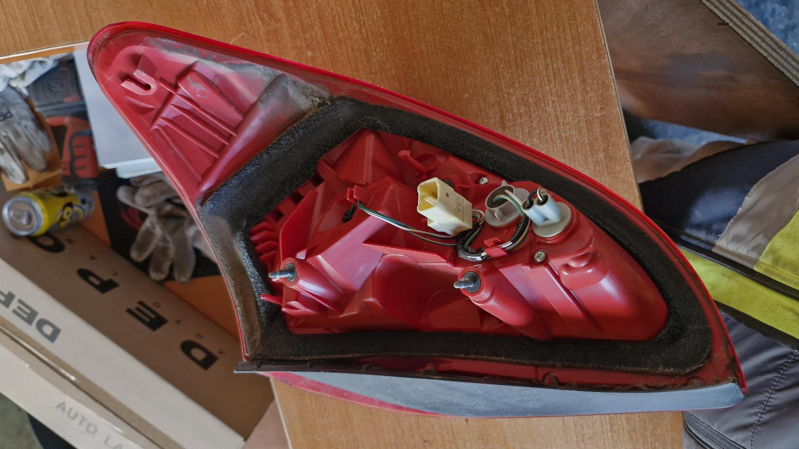 View Auto part Left Taillight Toyota Rav4 2010