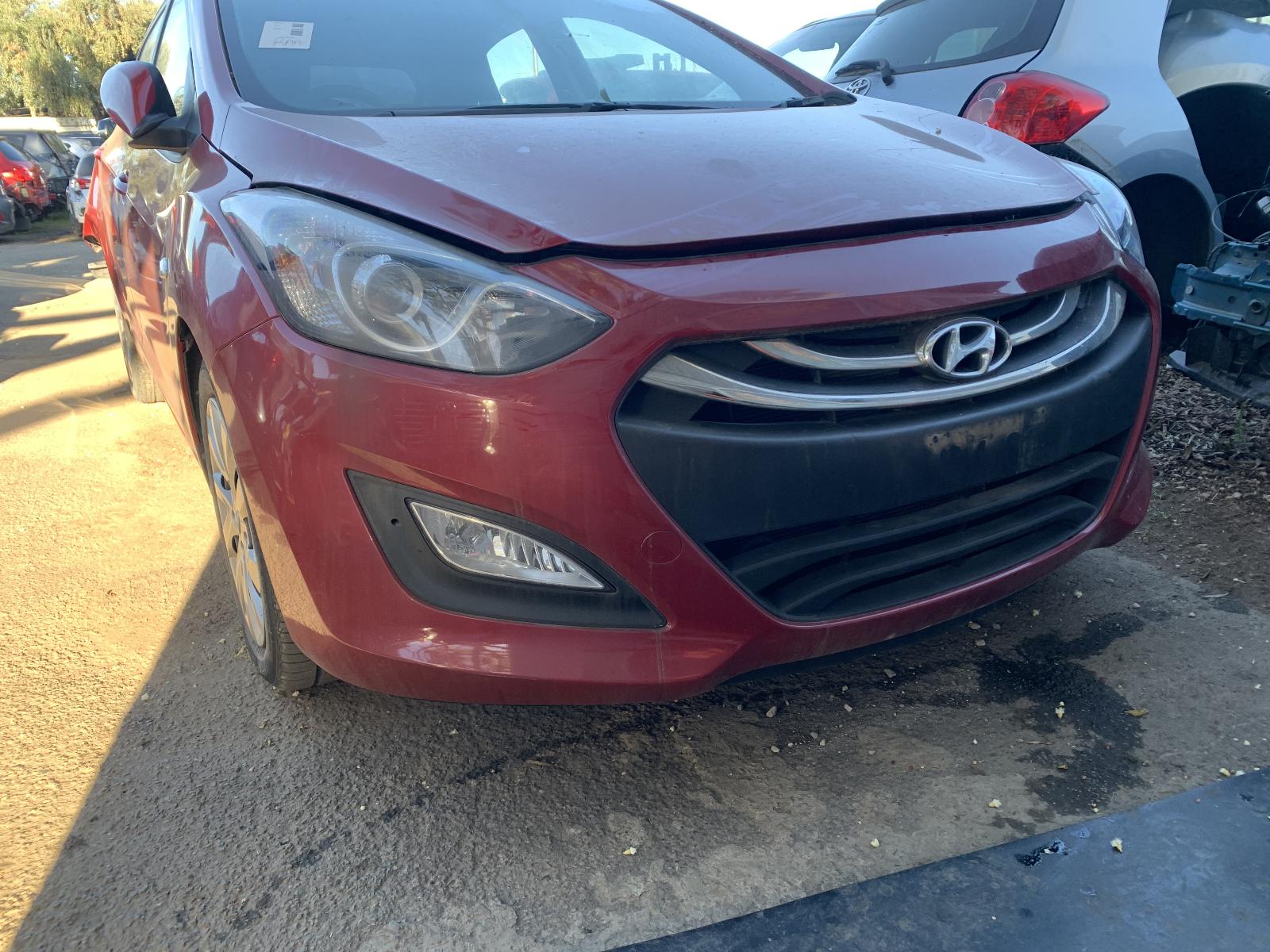 View Auto part Grille Hyundai I30 2015