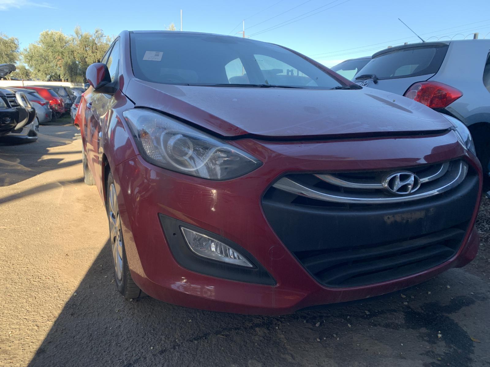 View Auto part Grille Hyundai I30 2015